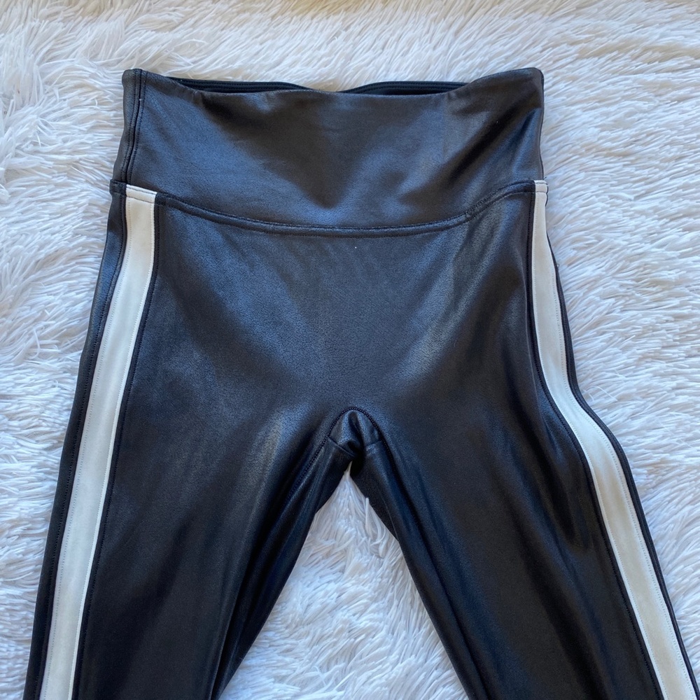 SPANX Faux Leather Side Stripe Leggings XS/TP - Picture 5 of 11
